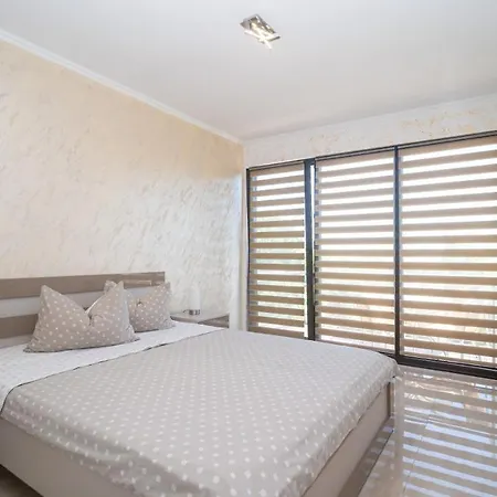 Casi Apartment